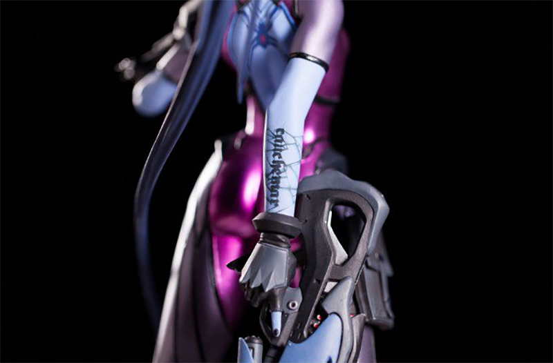 Illustration for article titled Stunning Widowmaker Statue Kicks Off Blizzard's Collectibles Line